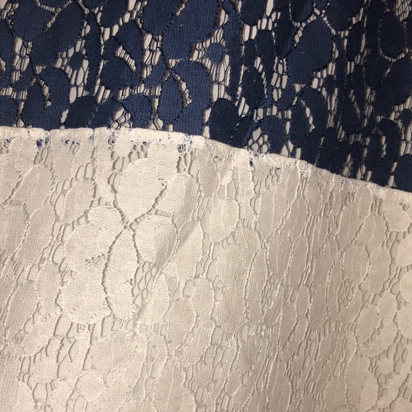 Blue & Off White Lace XL Top - Picture 2 of 4